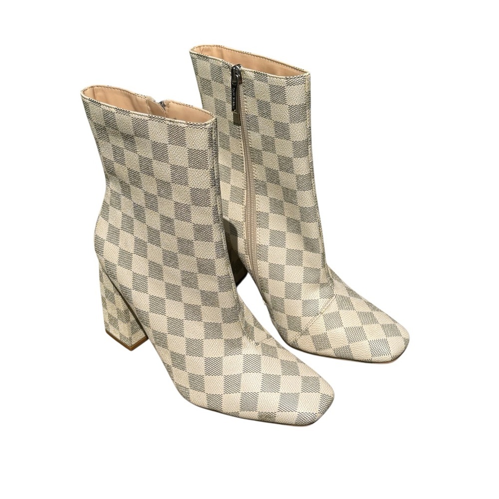 Cape Robbin Checkered Heeled Boots - Cream and Gray